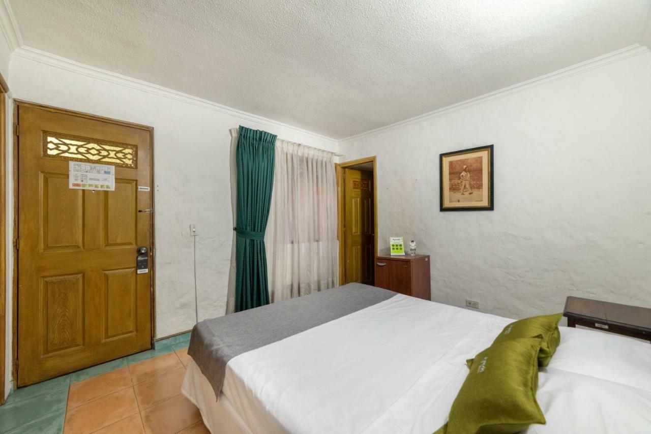 Ayenda 1223 Porton De La 10 Hotel Medellin Exterior photo